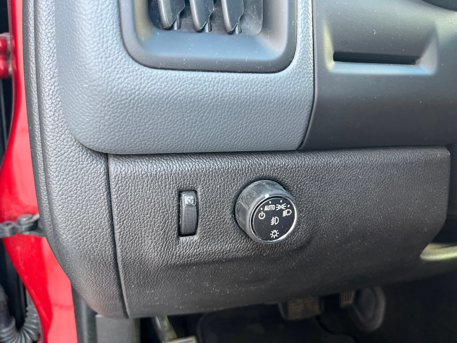 Used 2015 Chevrolet Colorado Z71 RWD image 13
