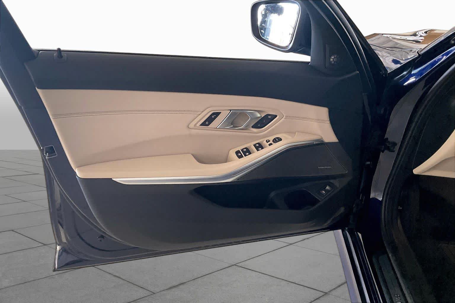 New 2026 BMW 330i xDrive Sedan w/ Premium Package AWD/4WD image 10