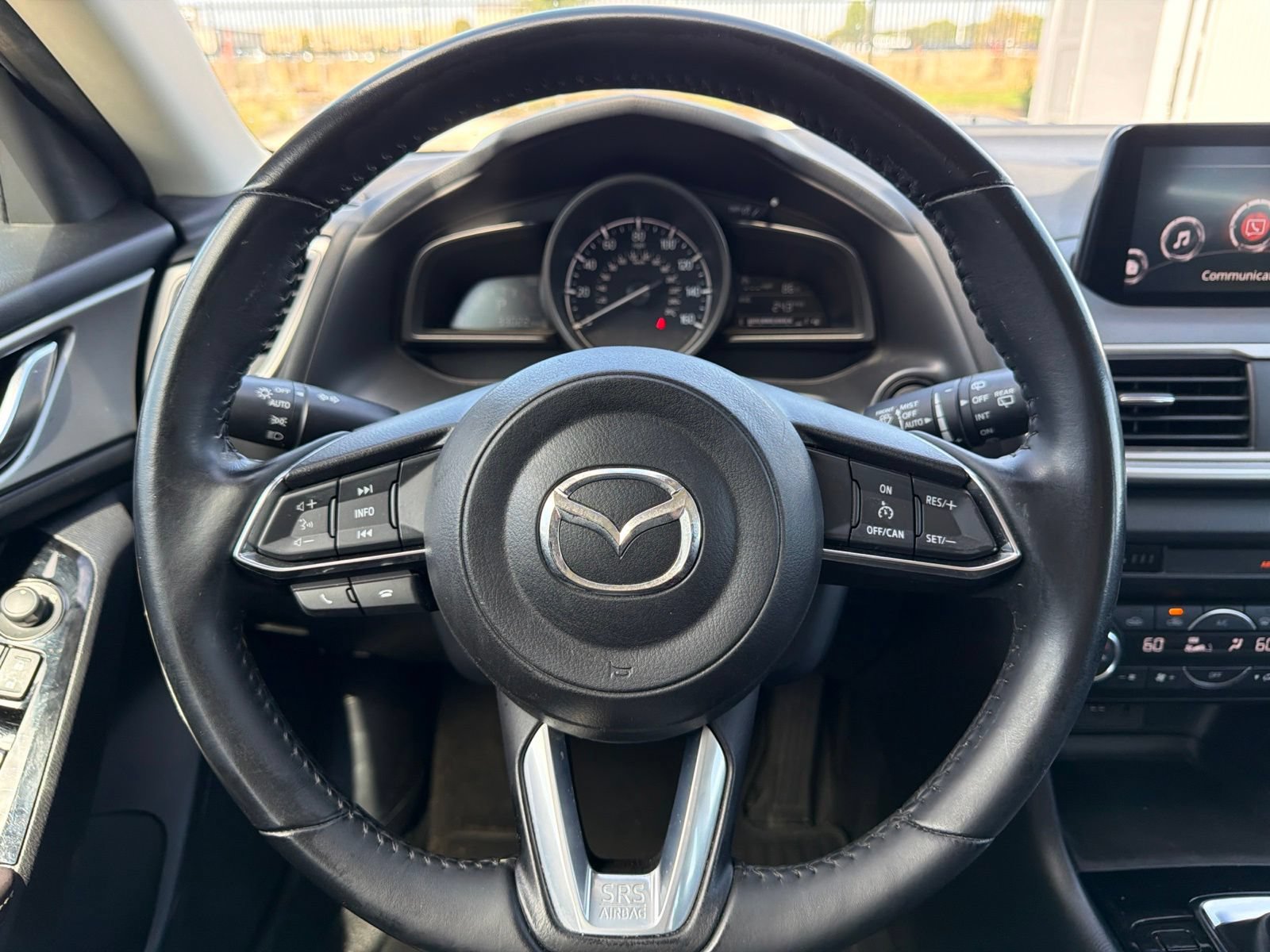Used 2018 MAZDA MAZDA3 Touring FWD image 19
