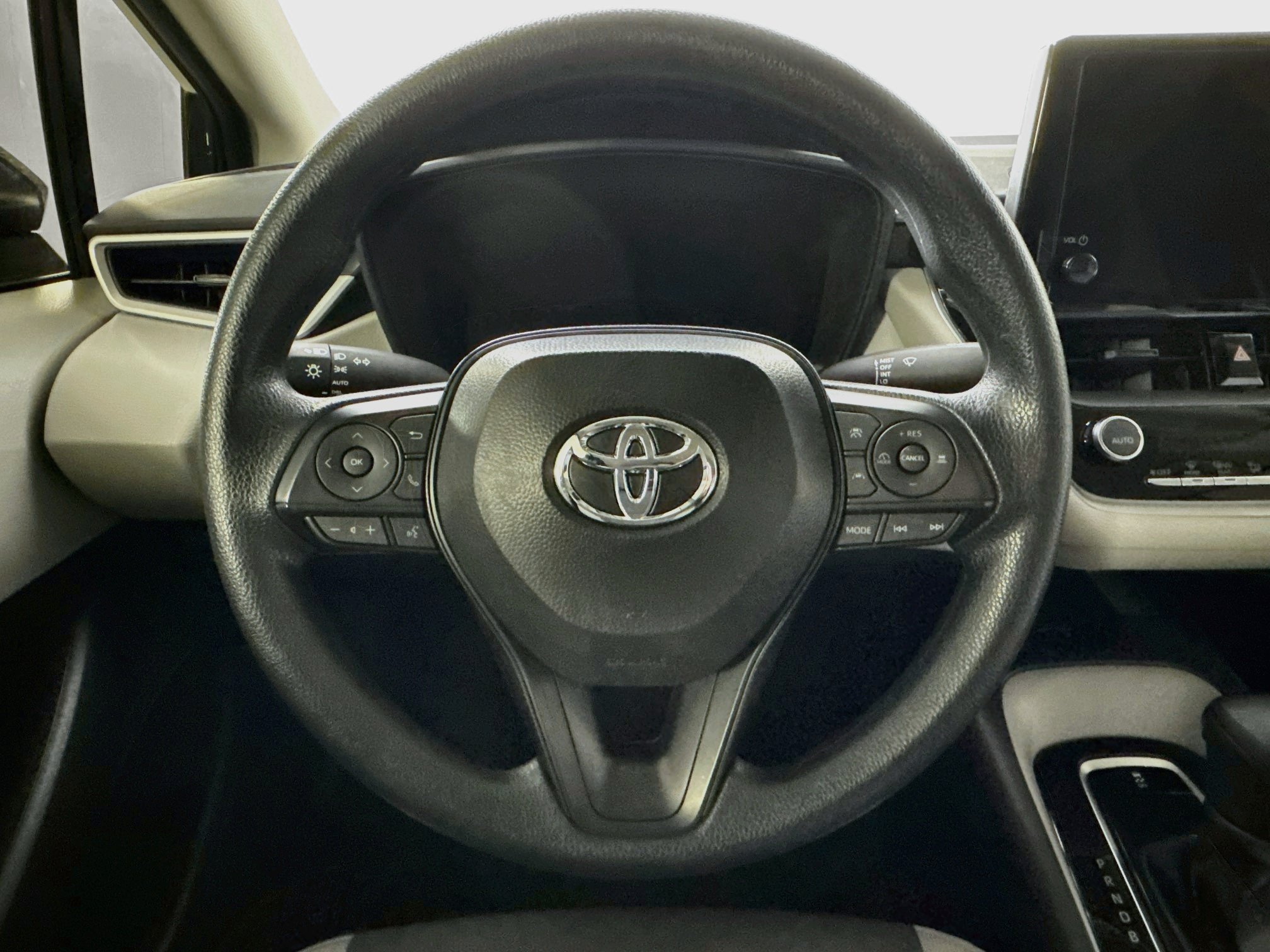Used 2026 Toyota Corolla LE w/ LE Premium Package FWD image 11