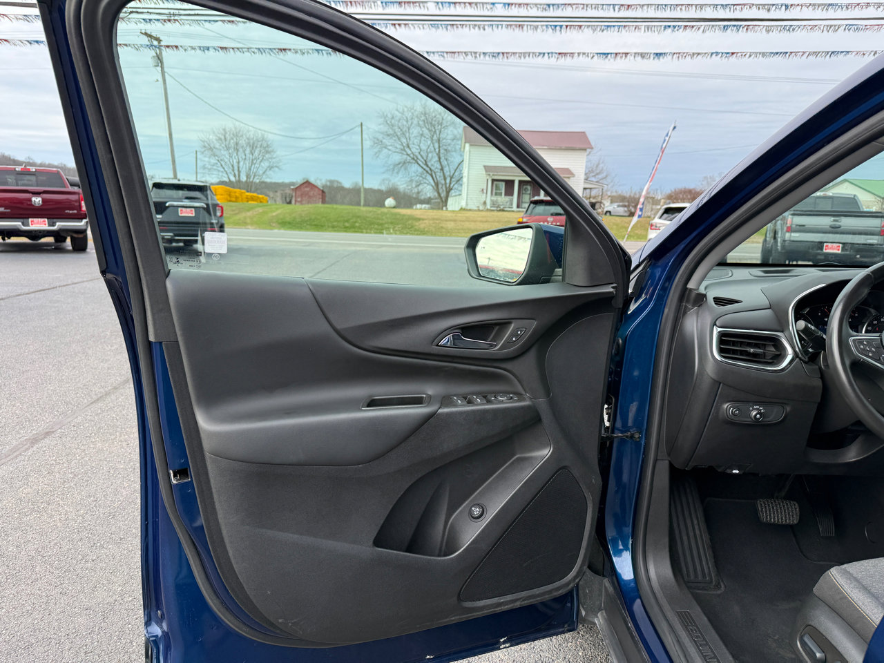 Used 2022 Chevrolet Equinox LT image 9