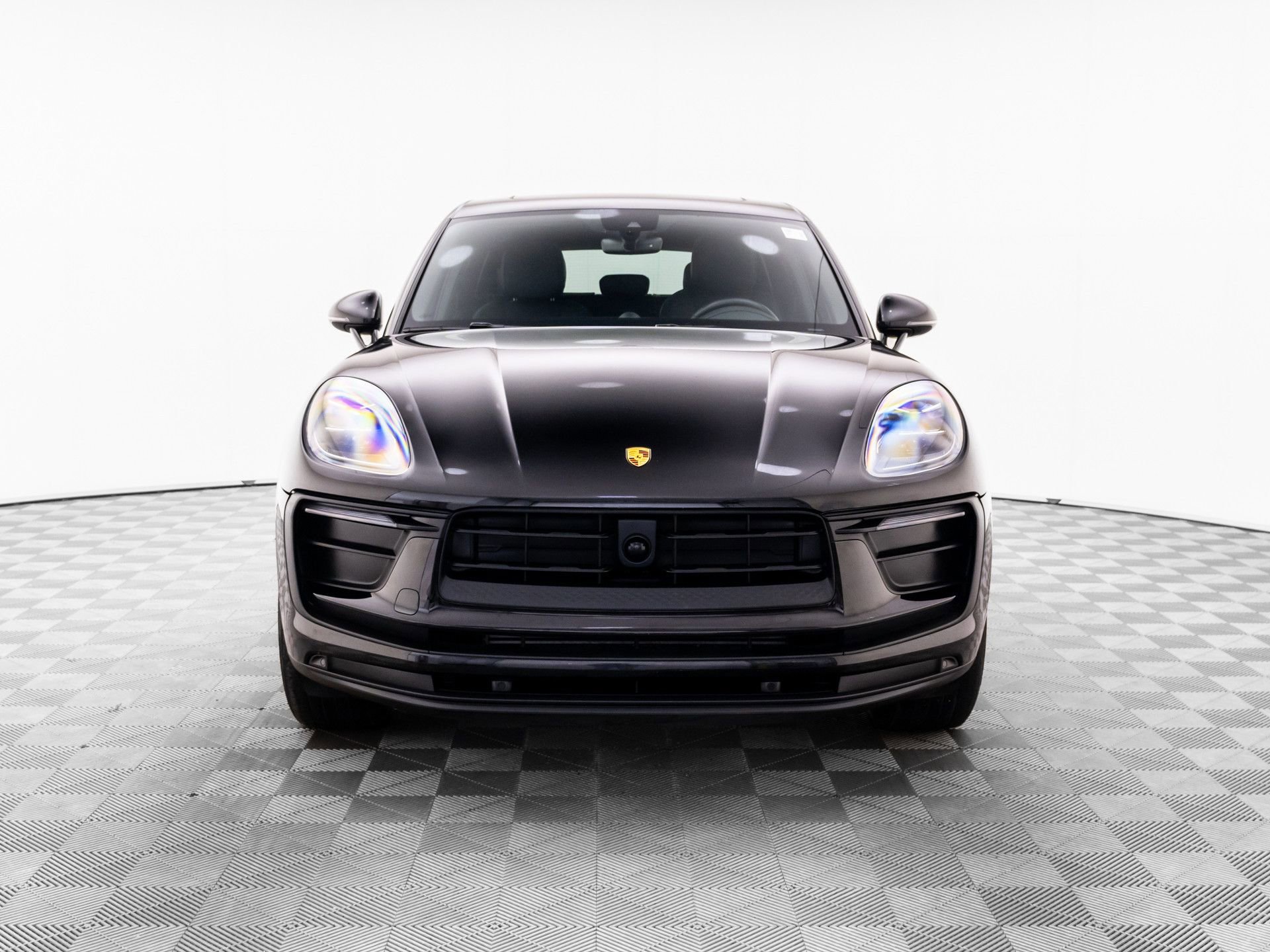 Certified 2023 Porsche Macan AWD/4WD image 9