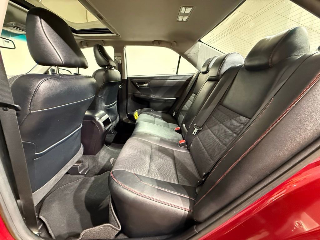 Used 2017 Toyota Camry SE image 19