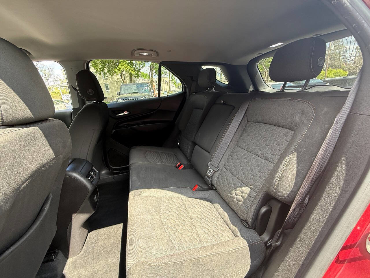 Used 2018 Chevrolet Equinox LT image 25