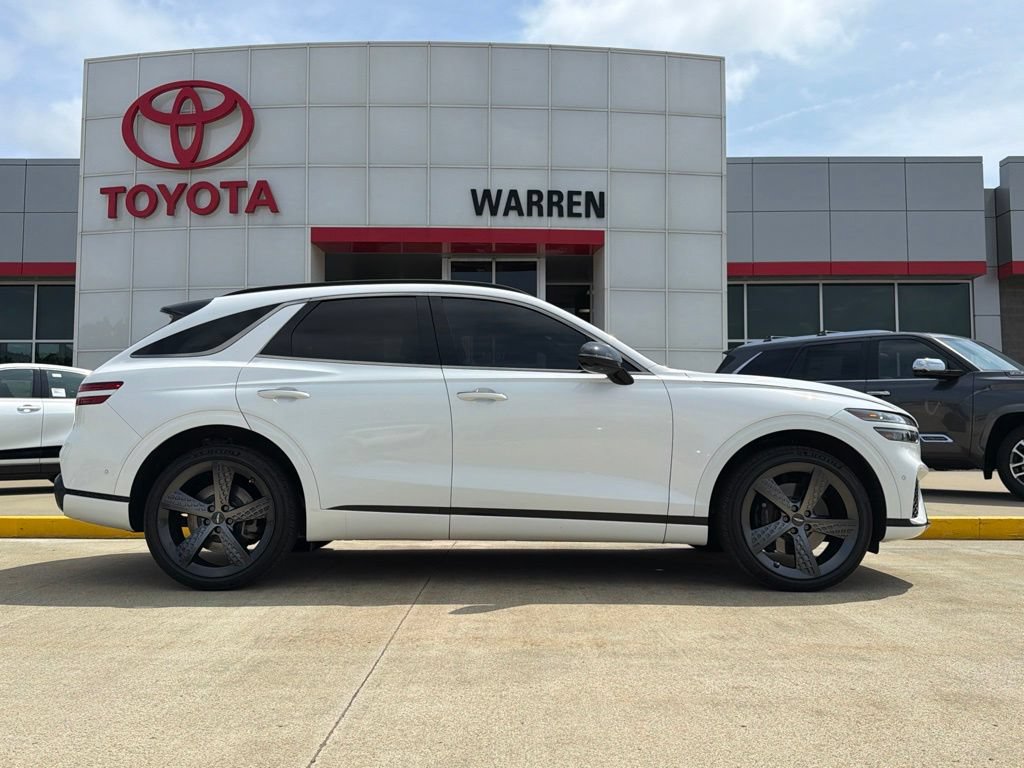 Used 2022 Genesis GV70 3.5T Sport w/ Sport Prestige Package AWD/4WD image 3