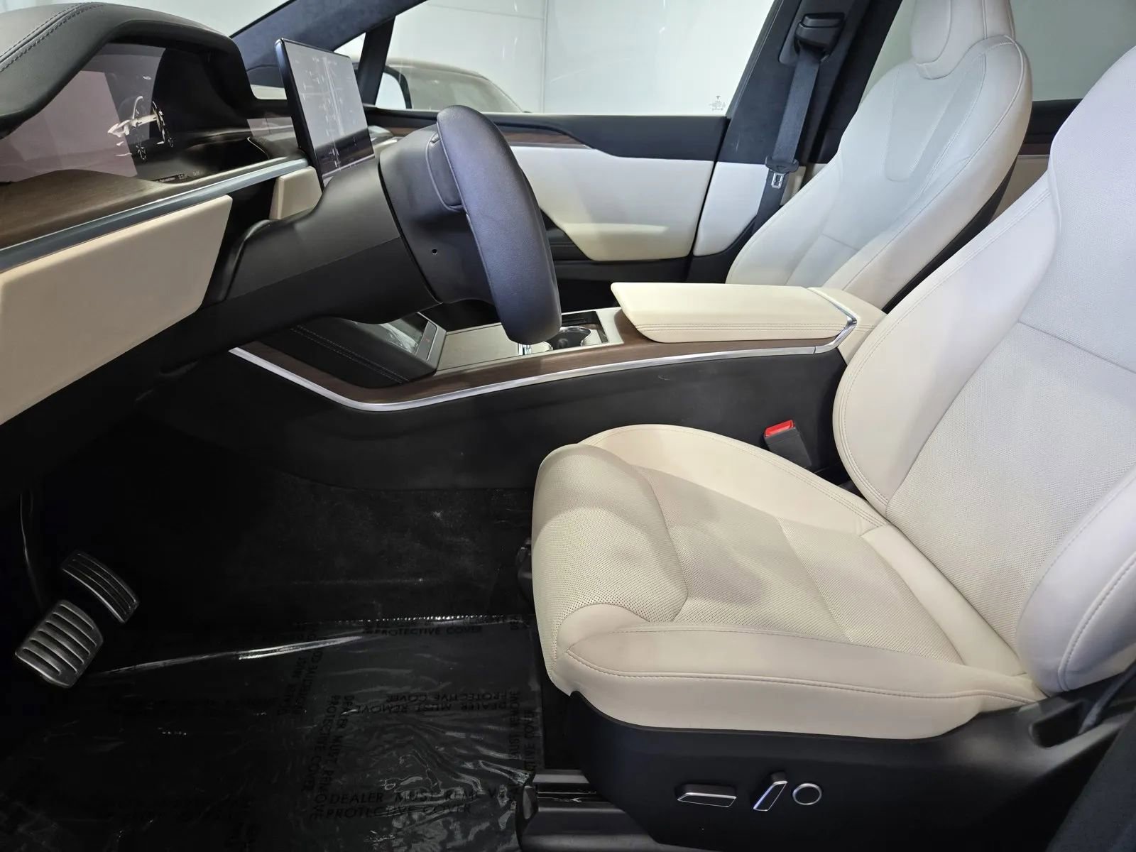 Used 2023 Tesla Model X image 13