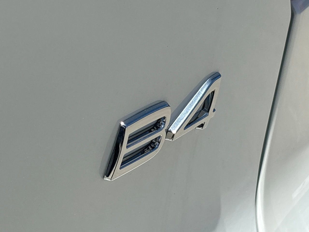 New 2026 Volvo XC40 B4 Plus w/ Protection Package Premier image 7