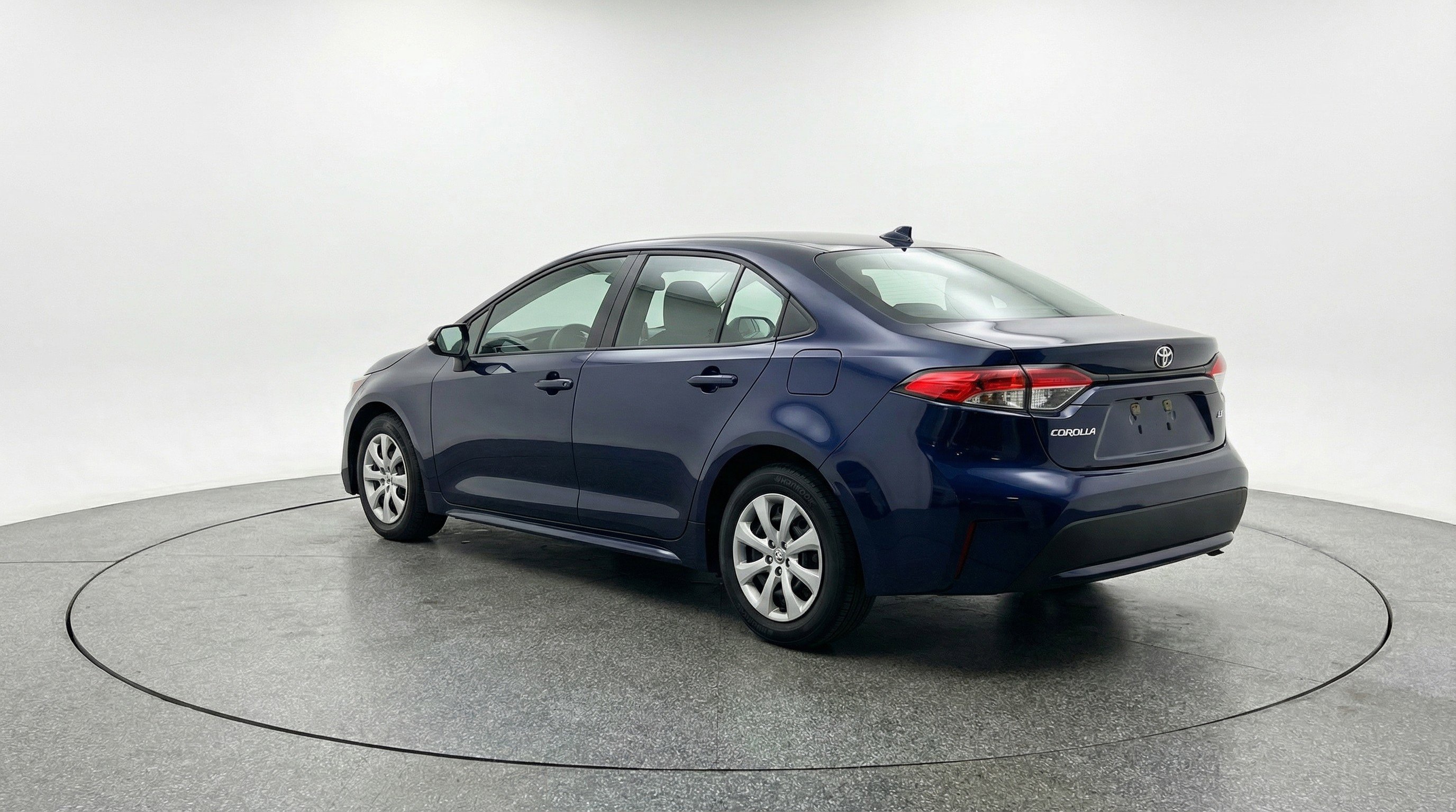 Used 2025 Toyota Corolla LE image 6