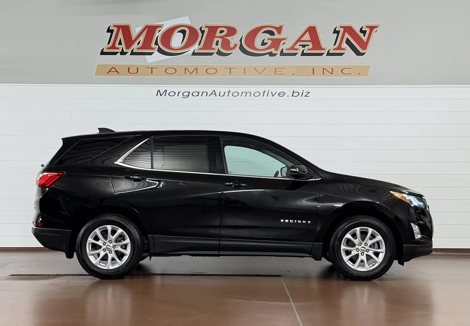 Used 2019 Chevrolet Equinox LT FWD image 2