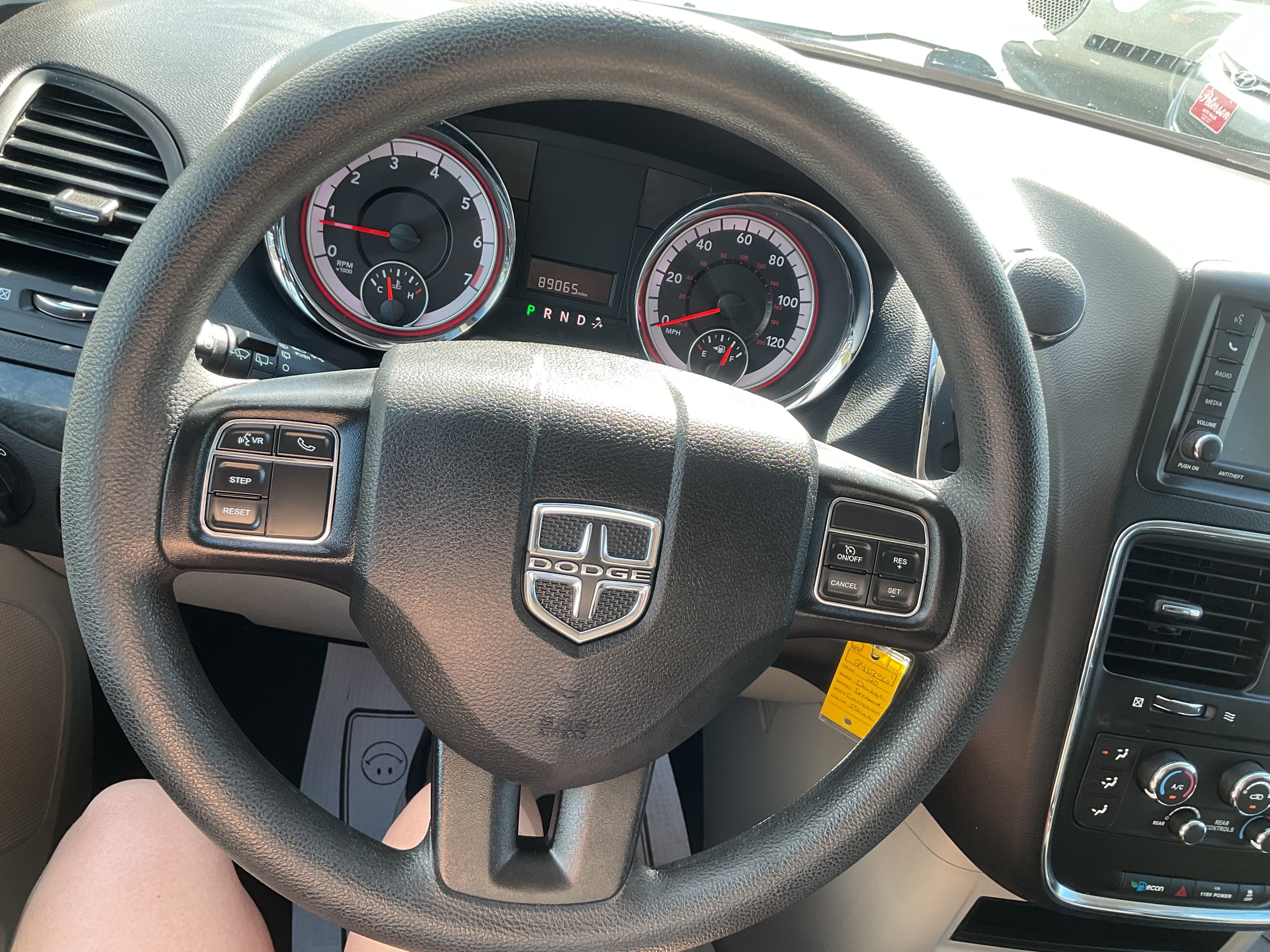 Used 2020 Dodge Grand Caravan SE w/ UConnect Hands-Free Group FWD image 19