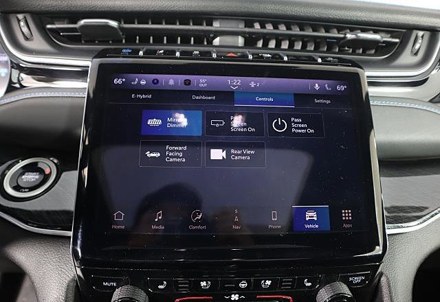 Used 2024 Jeep Grand Cherokee Trailhawk w/ Luxury Tech Group III image 38