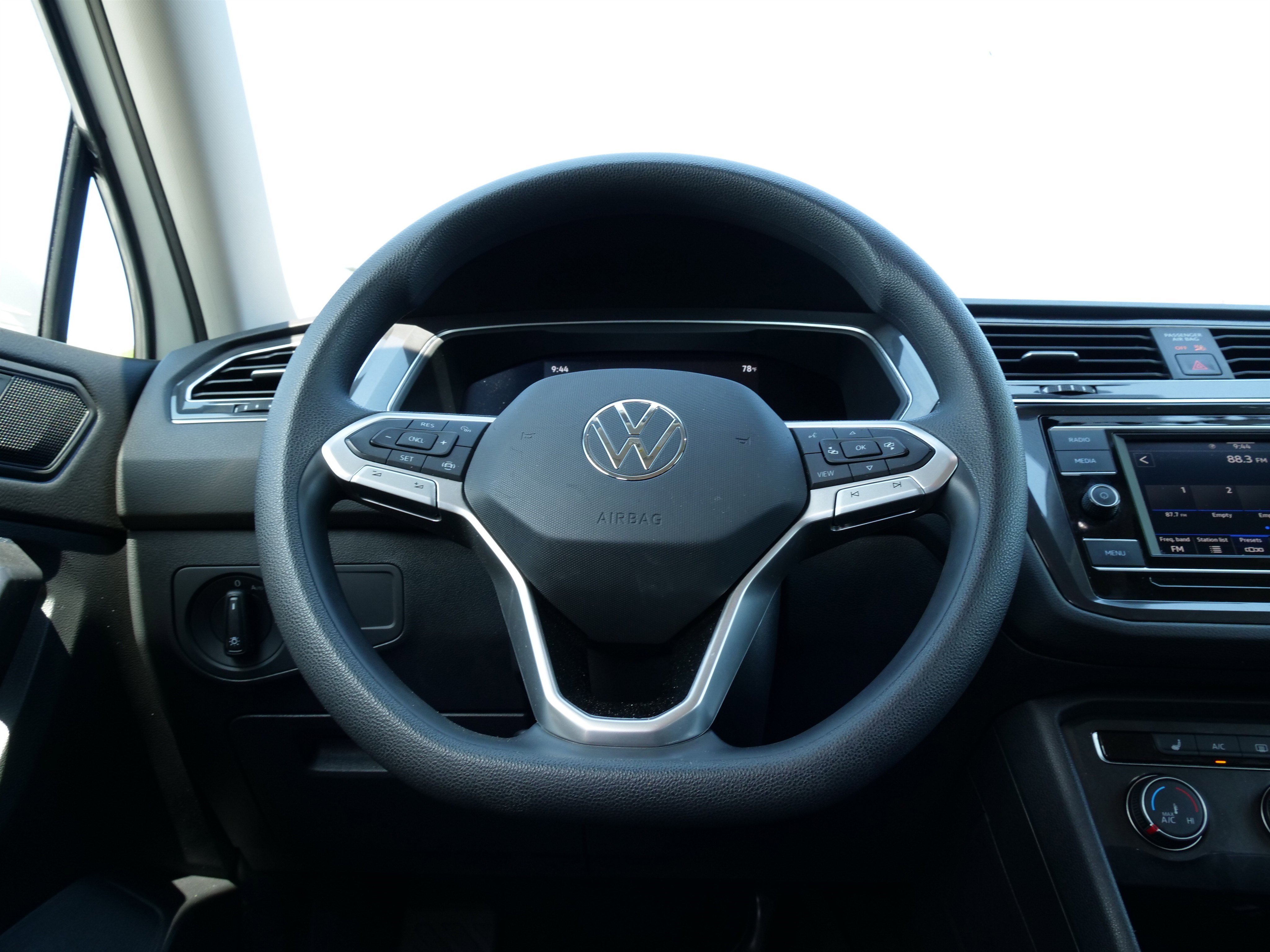 Used 2023 Volkswagen Tiguan S image 18