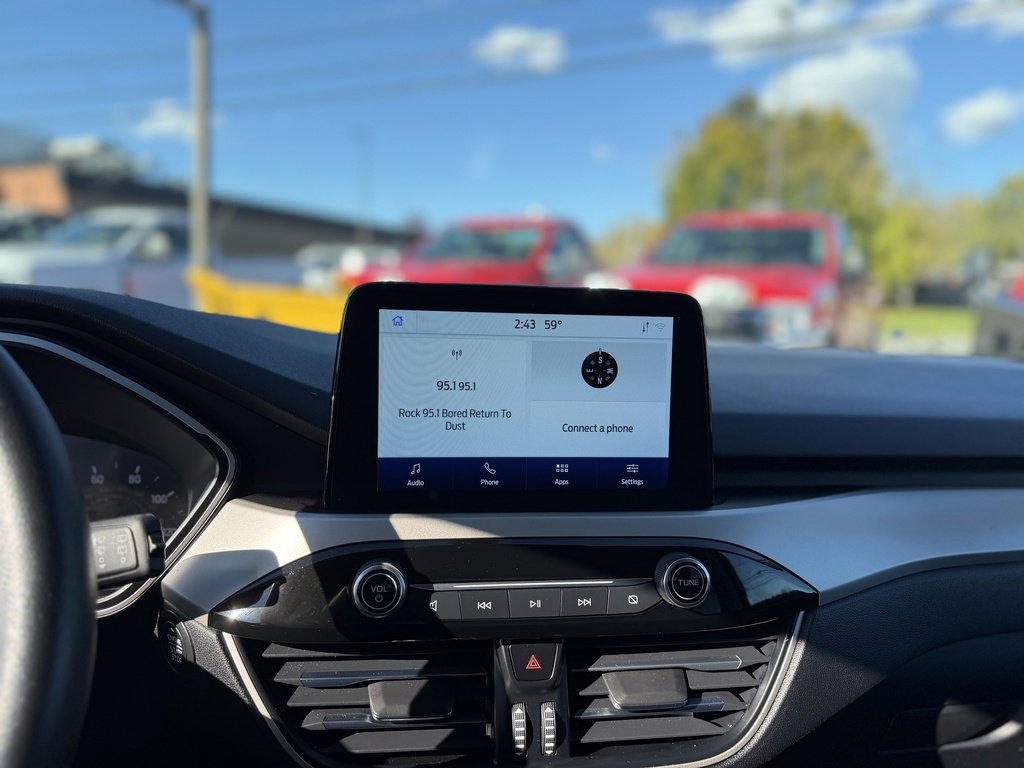 Used 2020 Ford Escape SE image 16