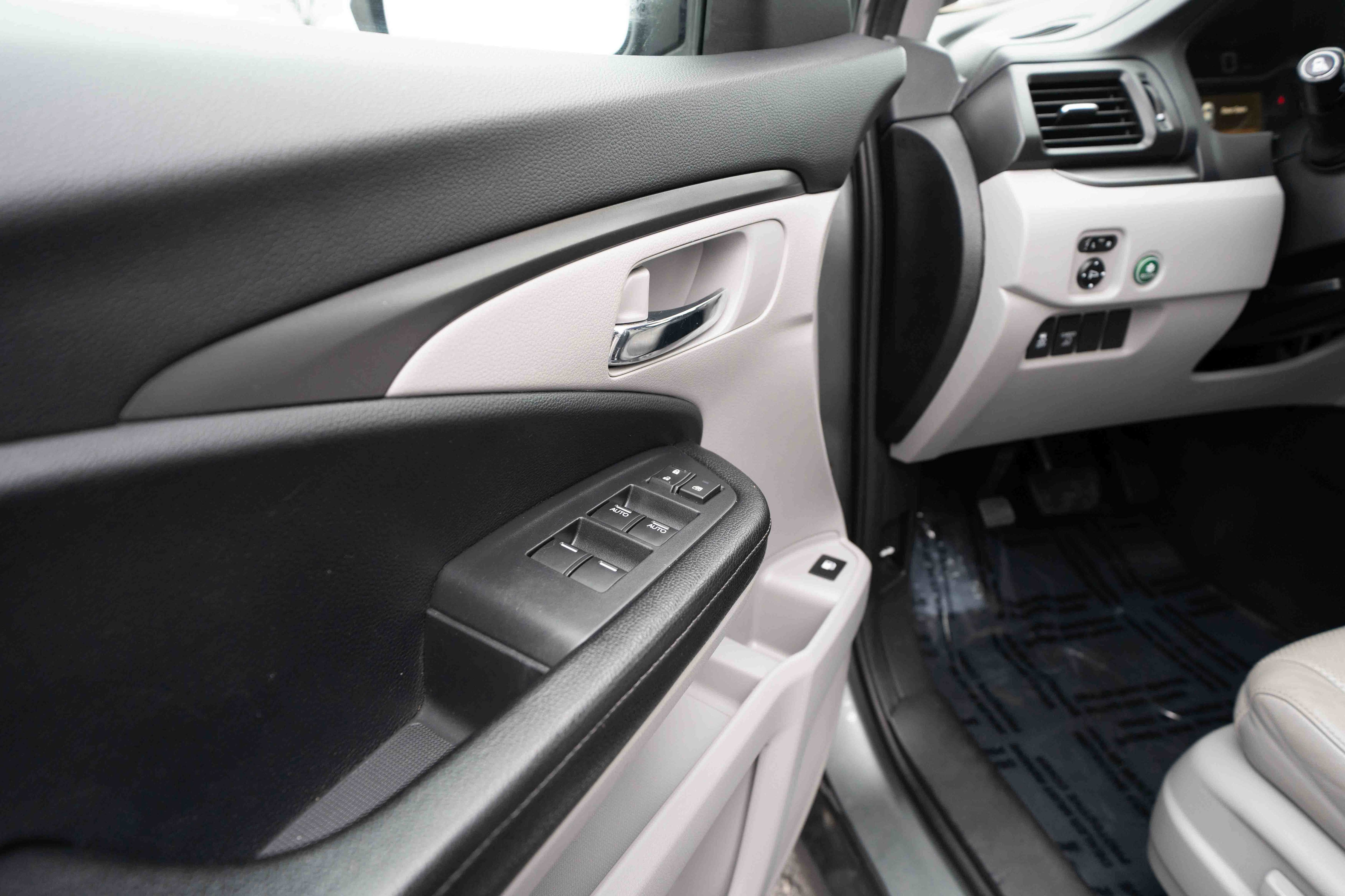 Used 2017 Honda Ridgeline RTL-T image 7