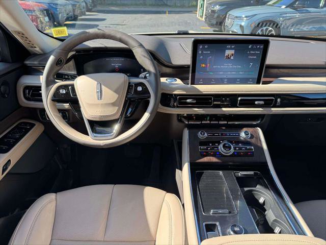Used 2022 Lincoln Aviator Grand Touring w/ Elements Package Plus AWD/4WD image 19
