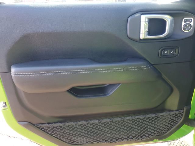 Used 2018 Jeep Wrangler Unlimited Sahara w/ Dual Top Group image 11