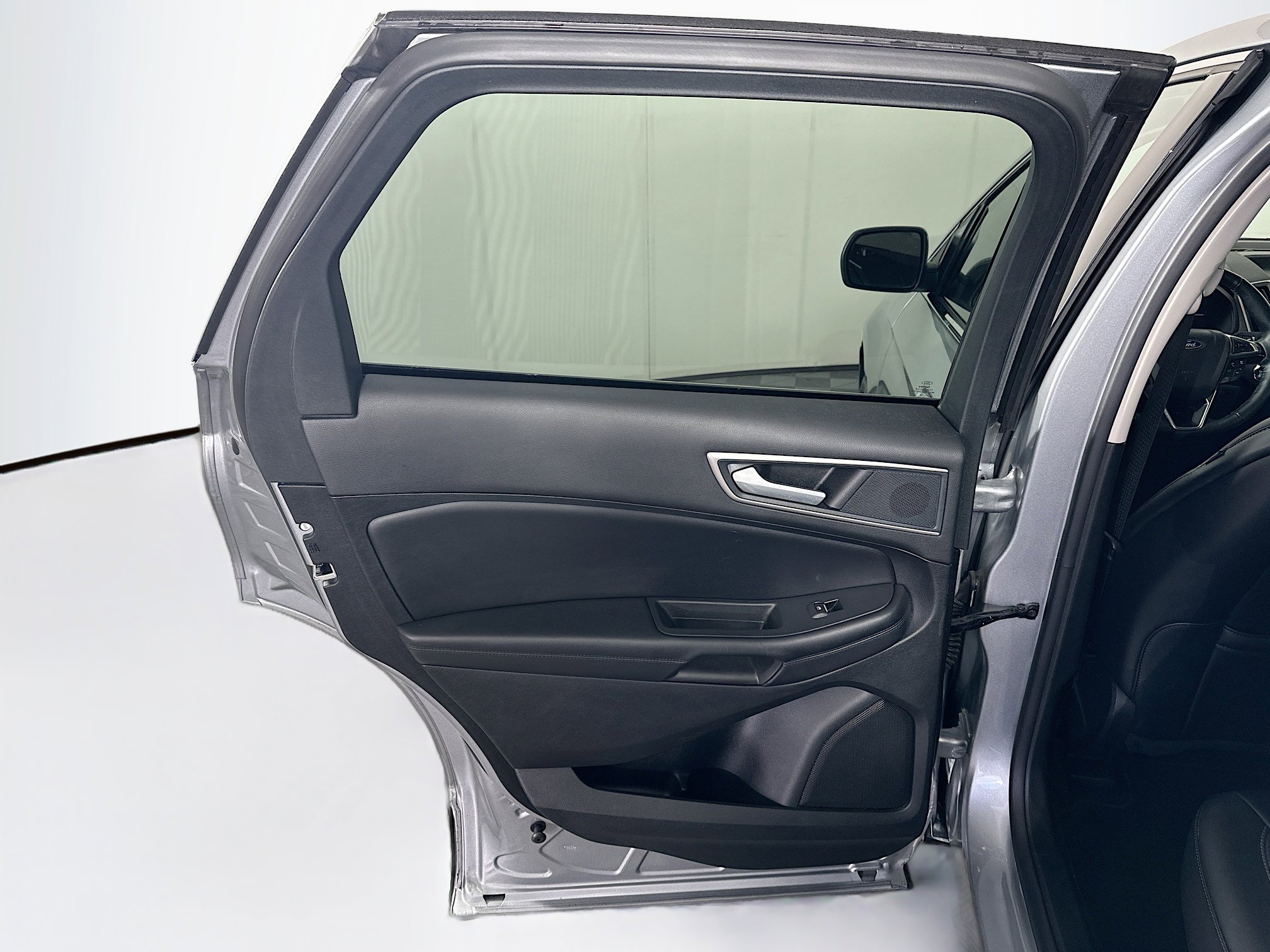 Used 2024 Ford Edge SEL image 25