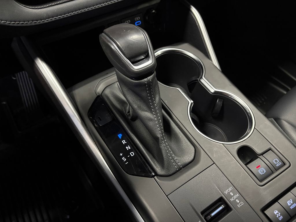 Used 2022 Toyota Highlander XLE image 22