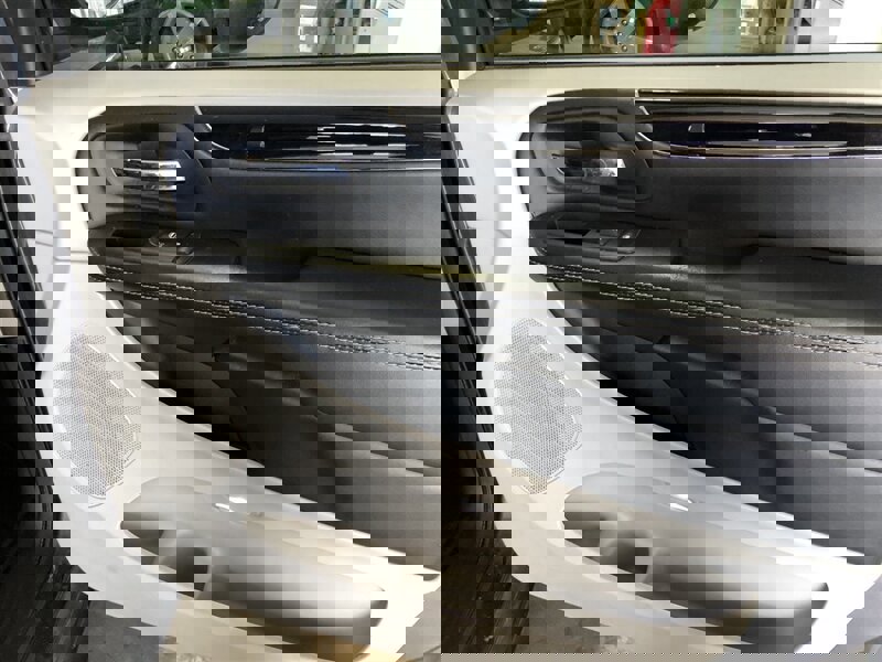 Used 2019 Dodge Grand Caravan SXT w/ Rear Park Assist Package image 22