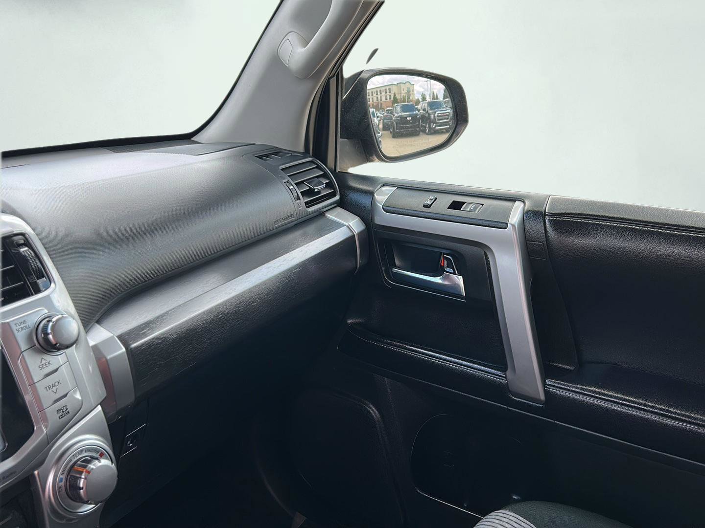 Used 2017 Toyota 4Runner SR5 image 23