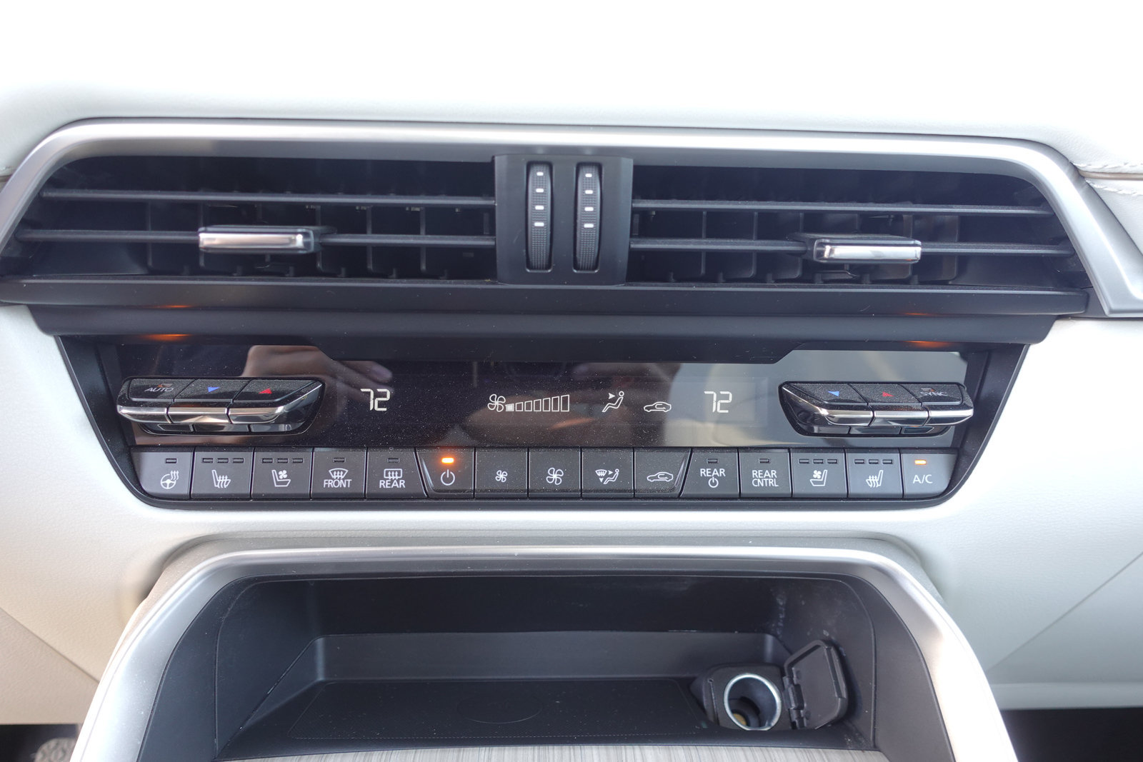 Used 2024 MAZDA CX-90 Plug-In Hybrid w/ Premium Plus AWD/4WD image 25