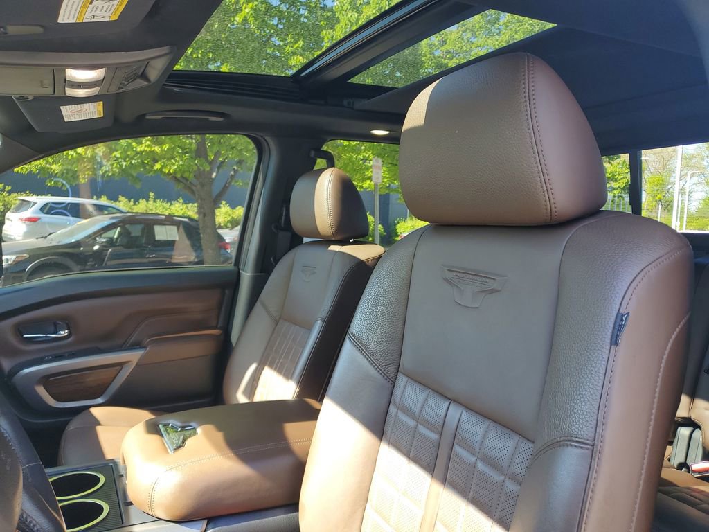 Used 2022 Nissan Titan Platinum Reserve w/ Moonroof Package AWD/4WD image 10