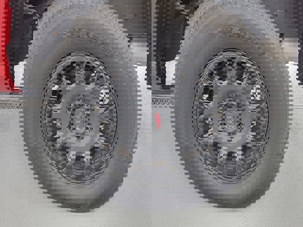 Certified 2025 Toyota Tacoma SR5 image 11