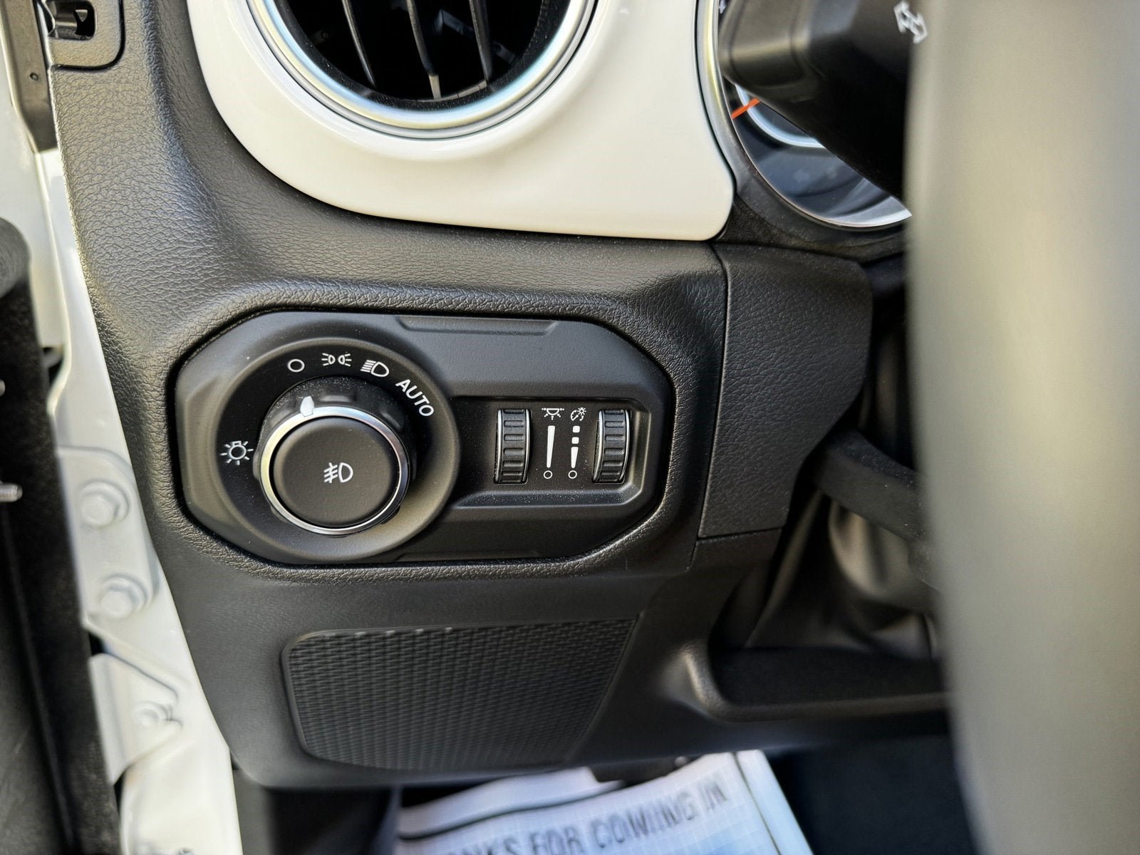 Used 2022 Jeep Wrangler Unlimited Sahara AWD/4WD image 46