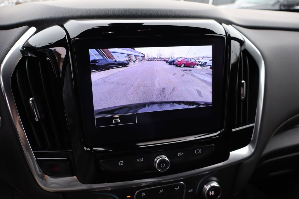 Used 2023 Chevrolet Traverse LT image 19
