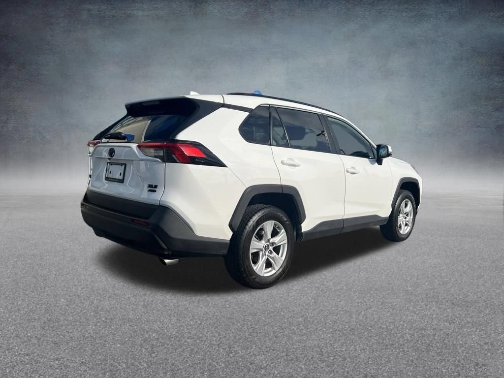 Used 2019 Toyota RAV4 XLE w/ Convenience Package AWD/4WD image 3