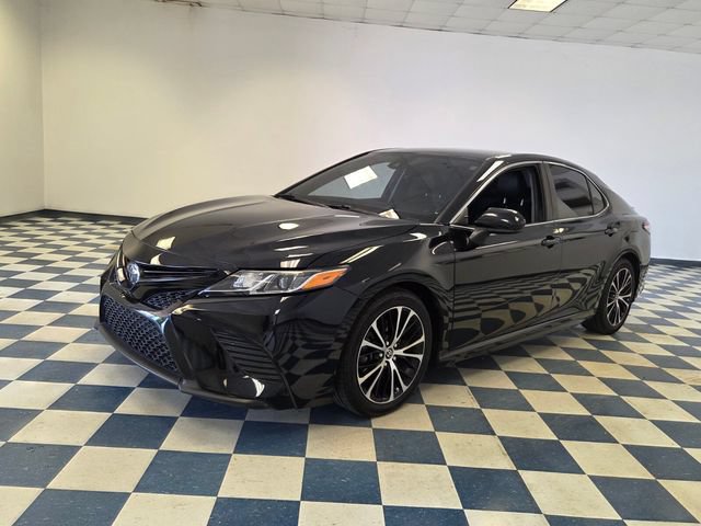 Used 2020 Toyota Camry SE FWD image 3