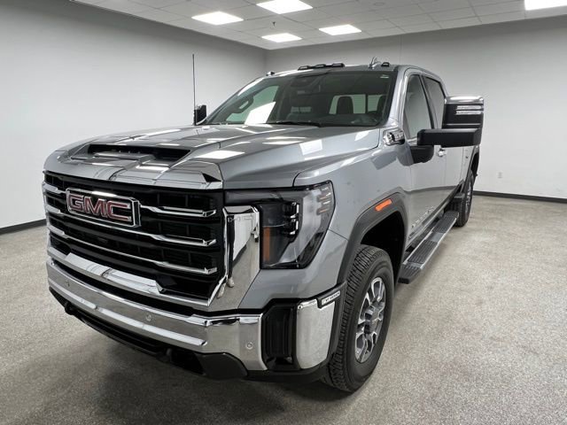 Used 2025 GMC Sierra 3500 SLT w/ SLT Premium Package image 4
