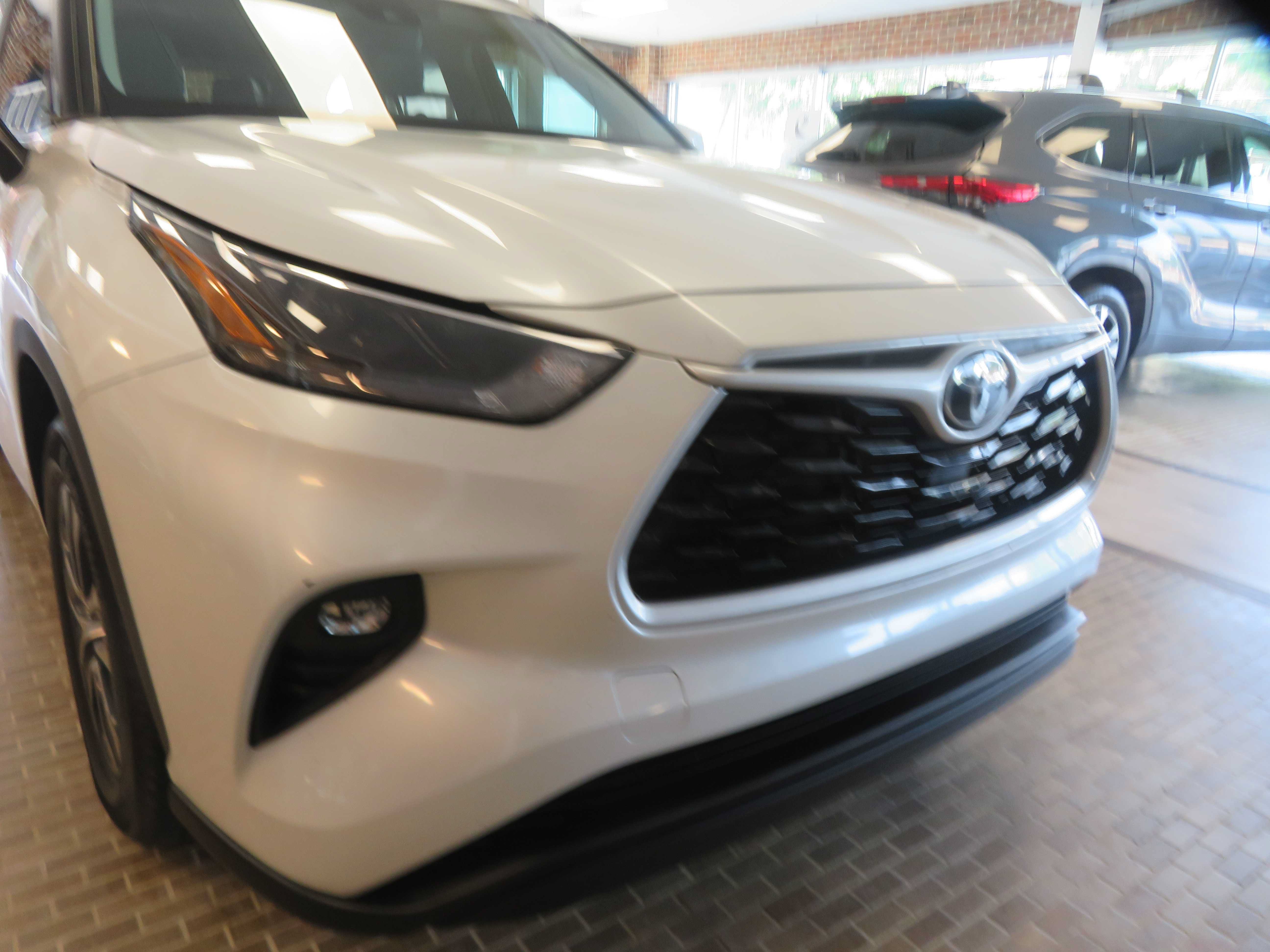 Used 2023 Toyota Highlander XLE FWD image 67
