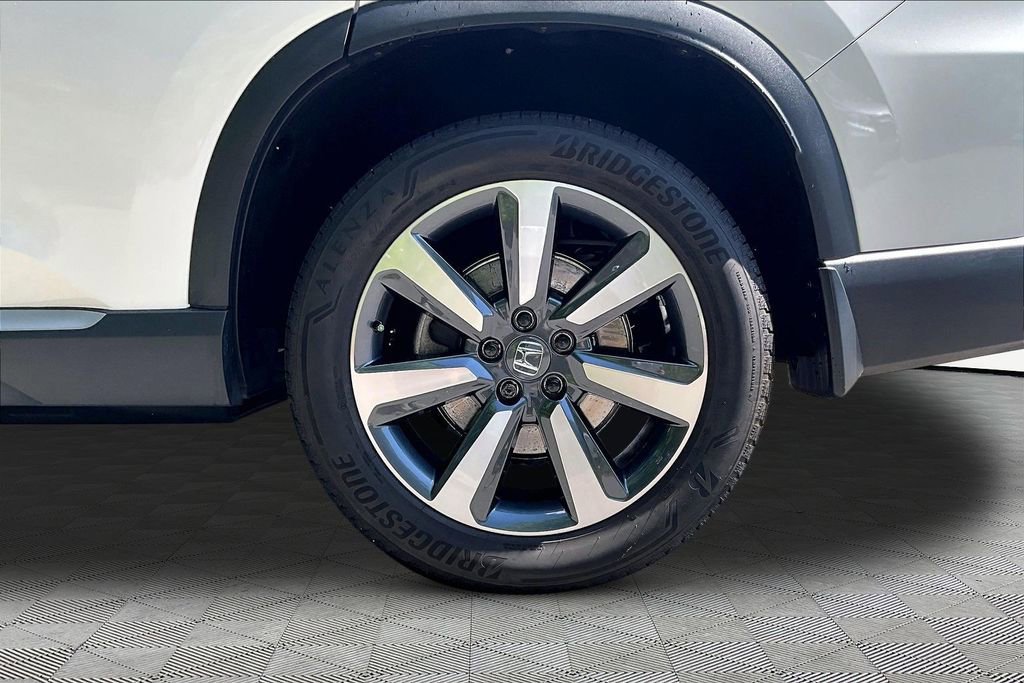 Certified 2025 Honda Pilot Touring image 25