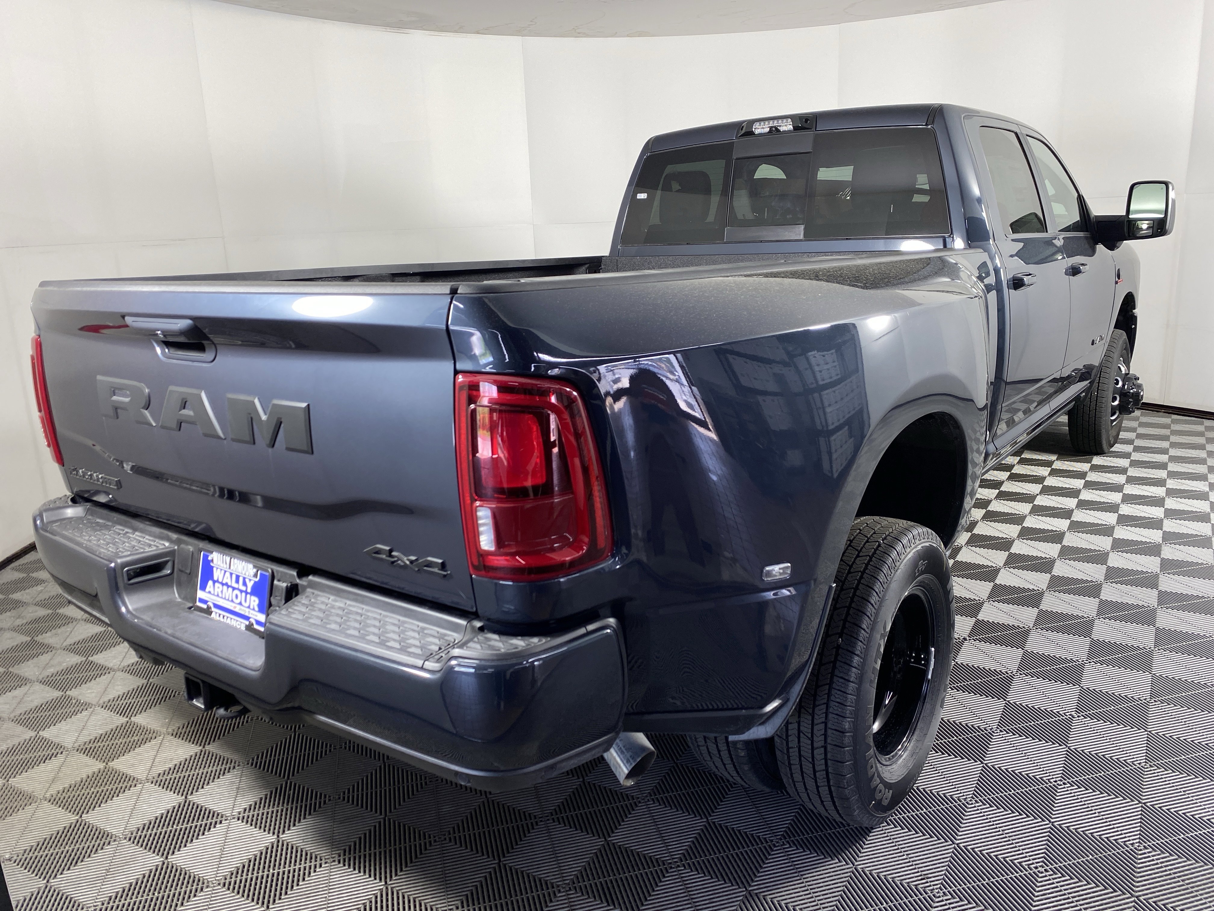 New 2026 RAM 3500 Laramie AWD/4WD image 4