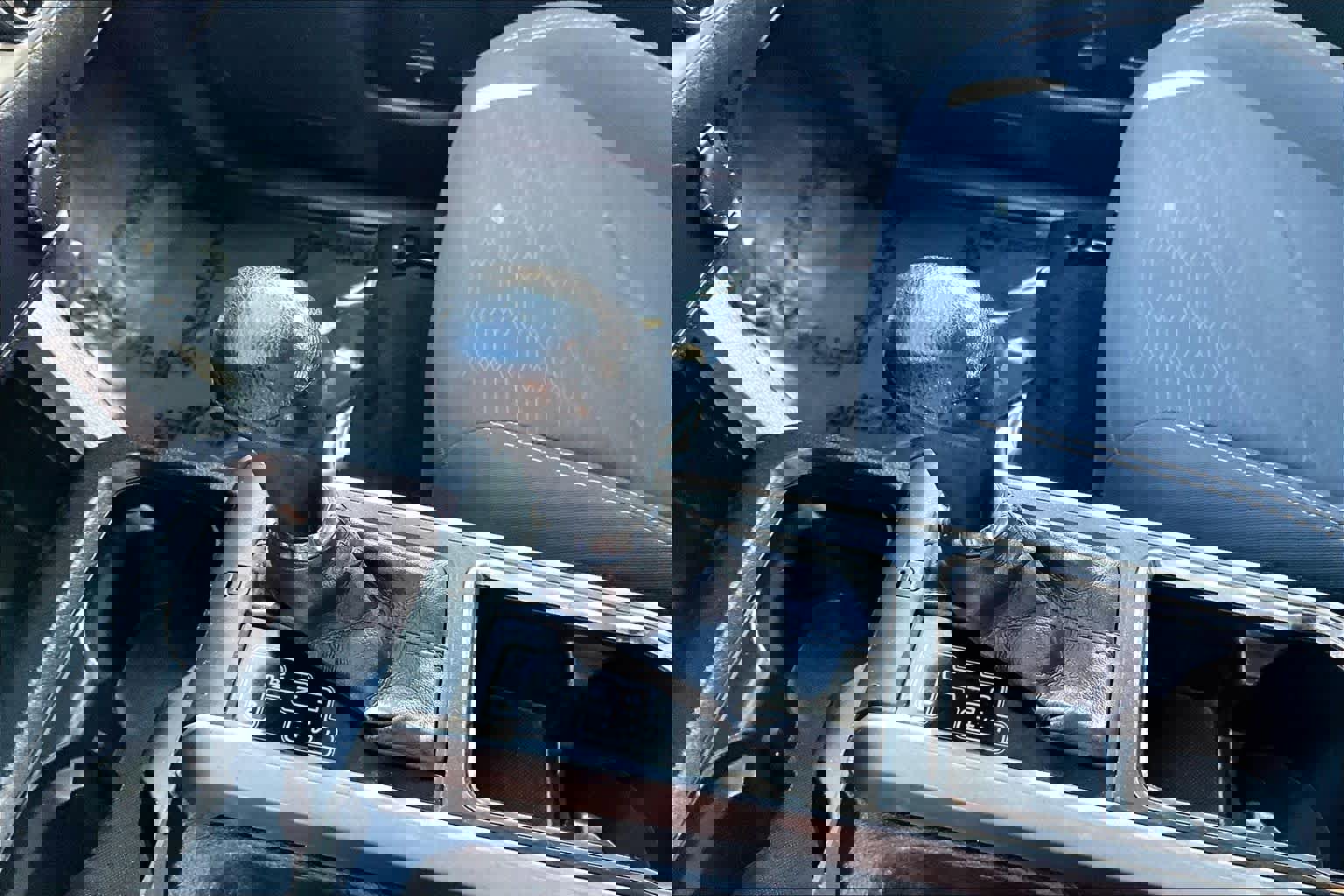 Used 2018 Toyota Tacoma SR5 w/ SR5 Appearance Package (SM) image 15