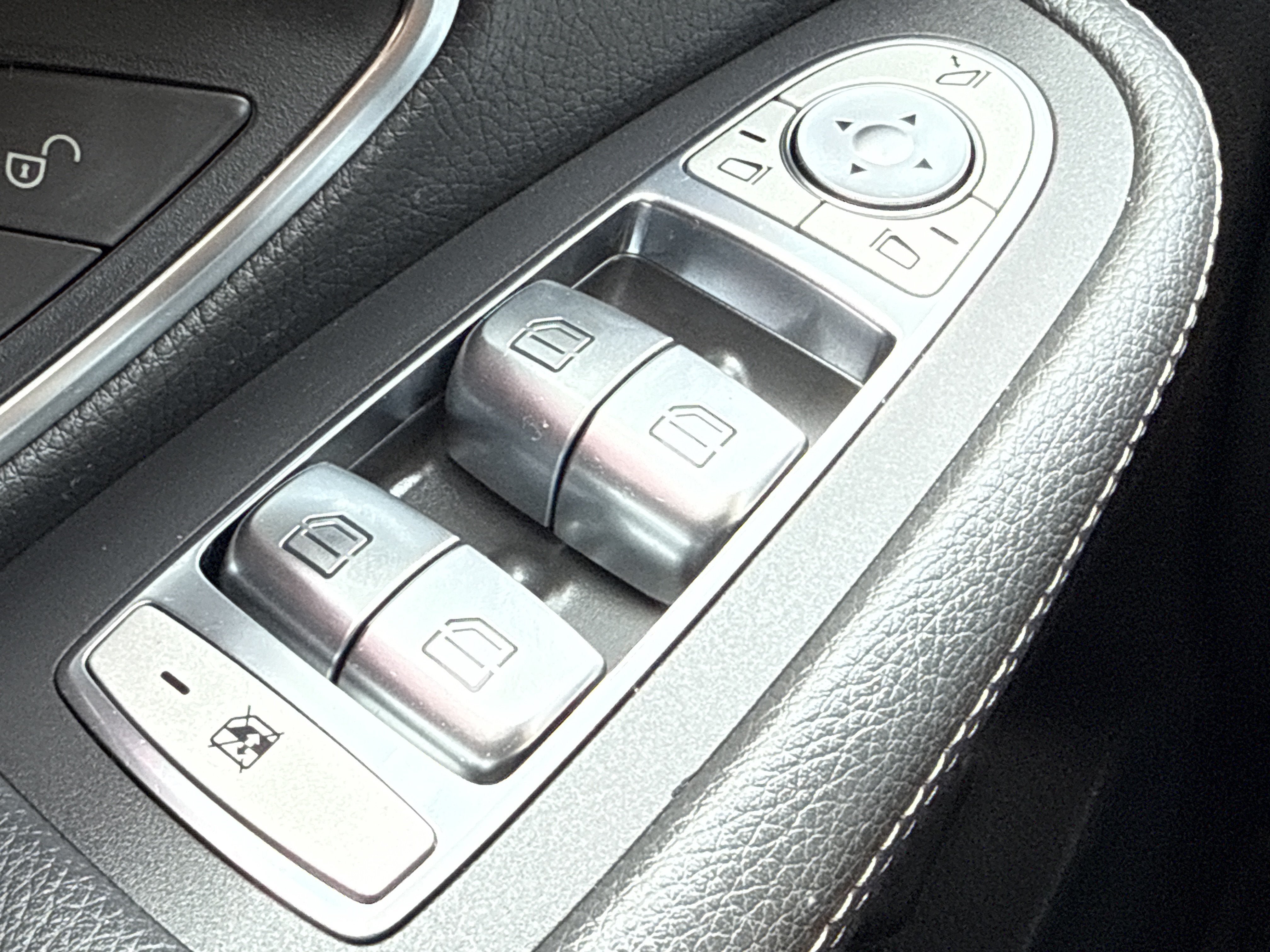 Used 2020 Mercedes-Benz C 300 4MATIC Sedan image 22