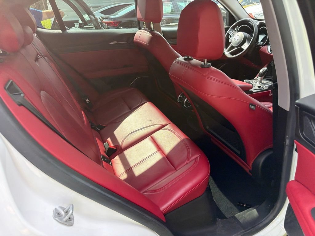 Used 2019 Alfa Romeo Stelvio w/ Nero Edizione RWD image 17
