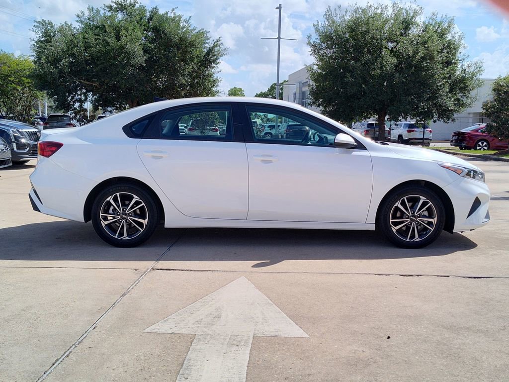 Used 2023 Kia Forte LXS image 11