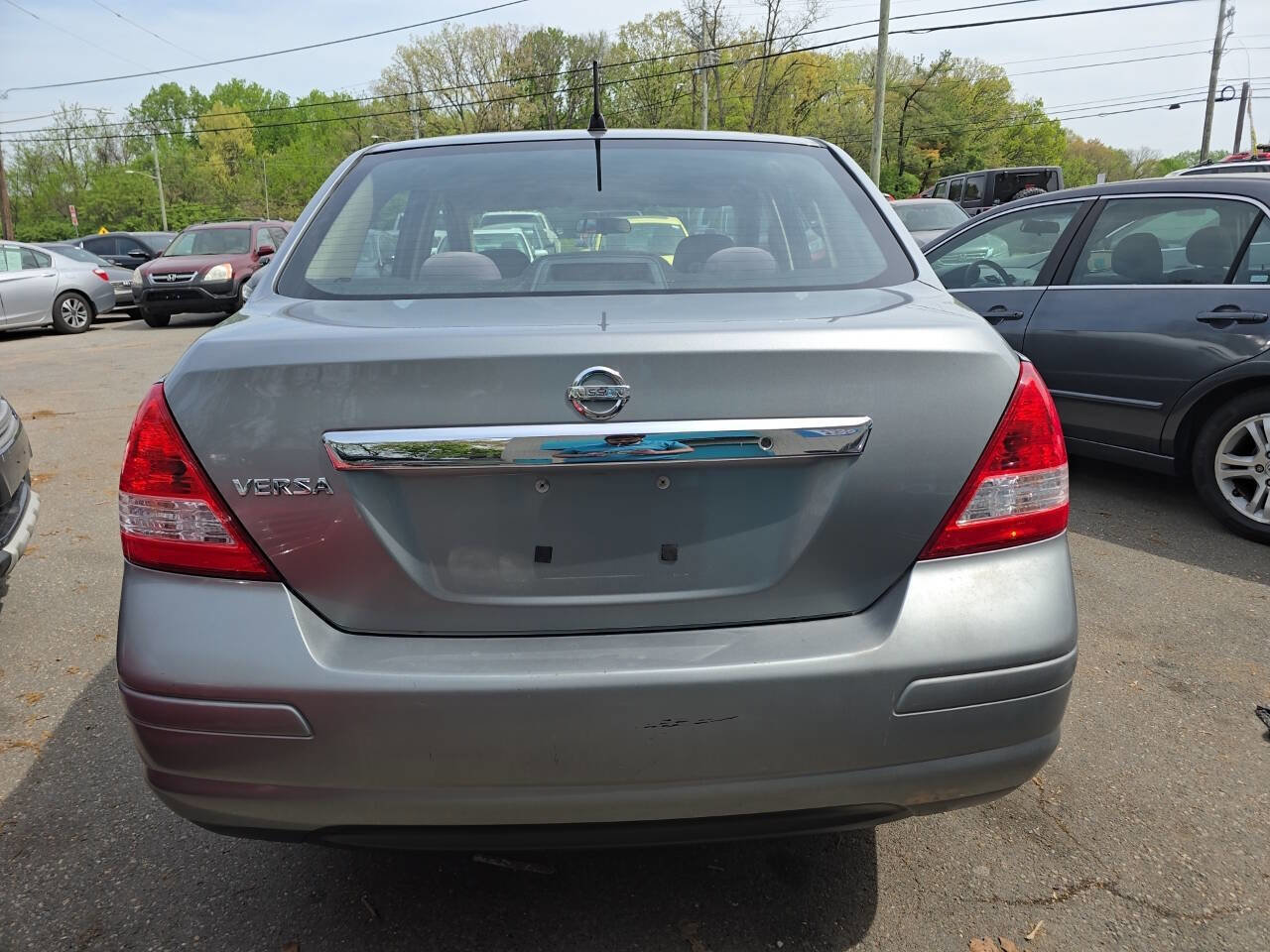 Used 2009 Nissan Versa 1.8 S FWD image 5