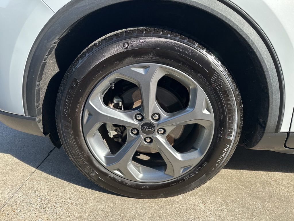 Used 2025 Ford Escape ST-Line image 6