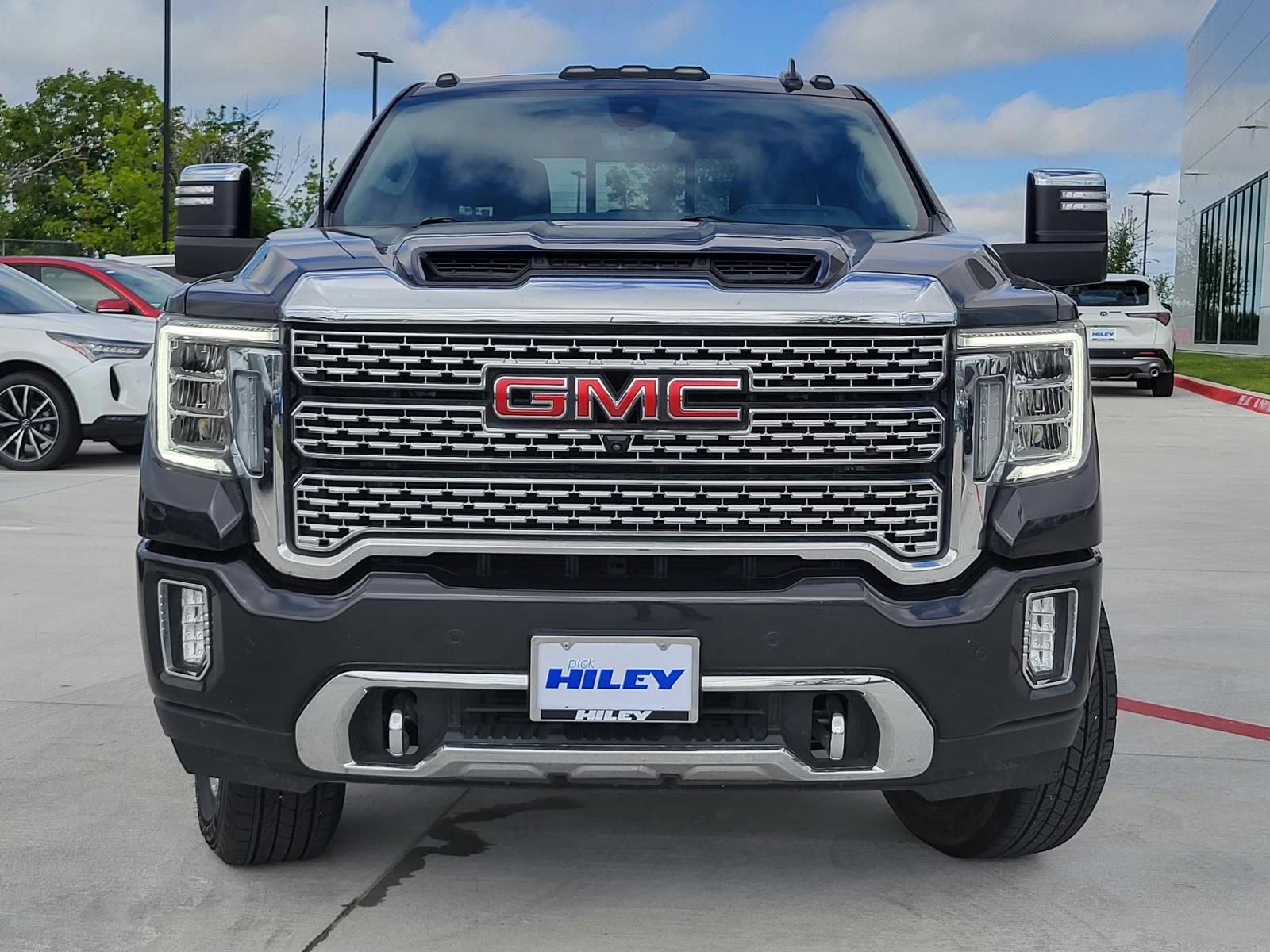 Used 2021 GMC Sierra 3500 Denali w/ Denali Ultimate Package AWD/4WD image 2