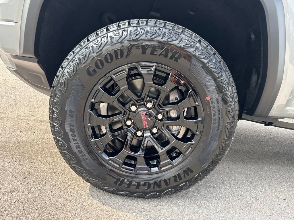 New 2026 GMC Canyon Elevation w/ Convenience Package RWD image 32