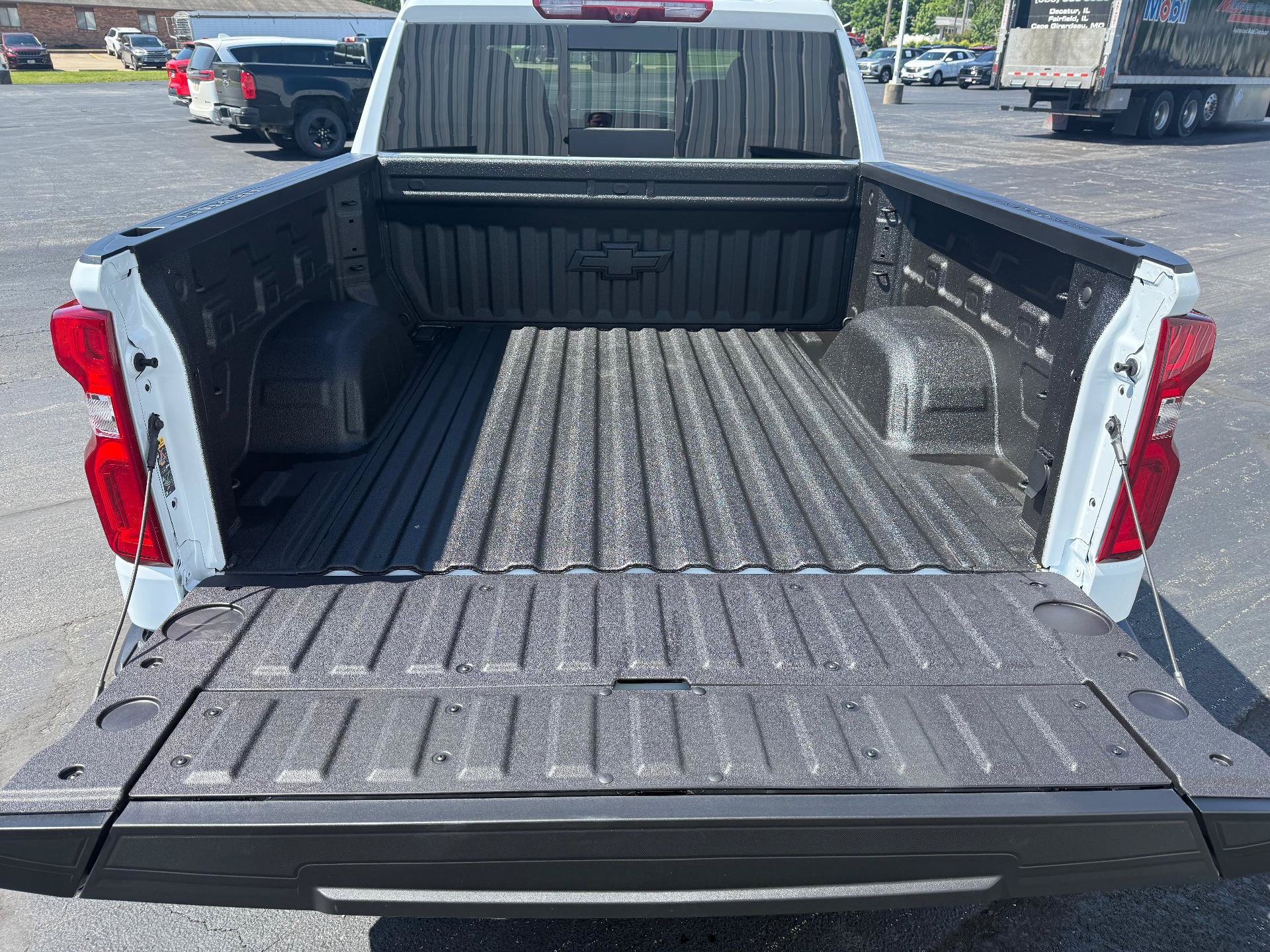 New 2026 Chevrolet Silverado 1500 High Country AWD/4WD image 10