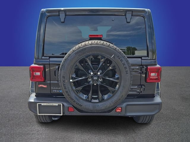Used 2025 Jeep Wrangler Unlimited Sahara w/ Safety Group AWD/4WD image 5