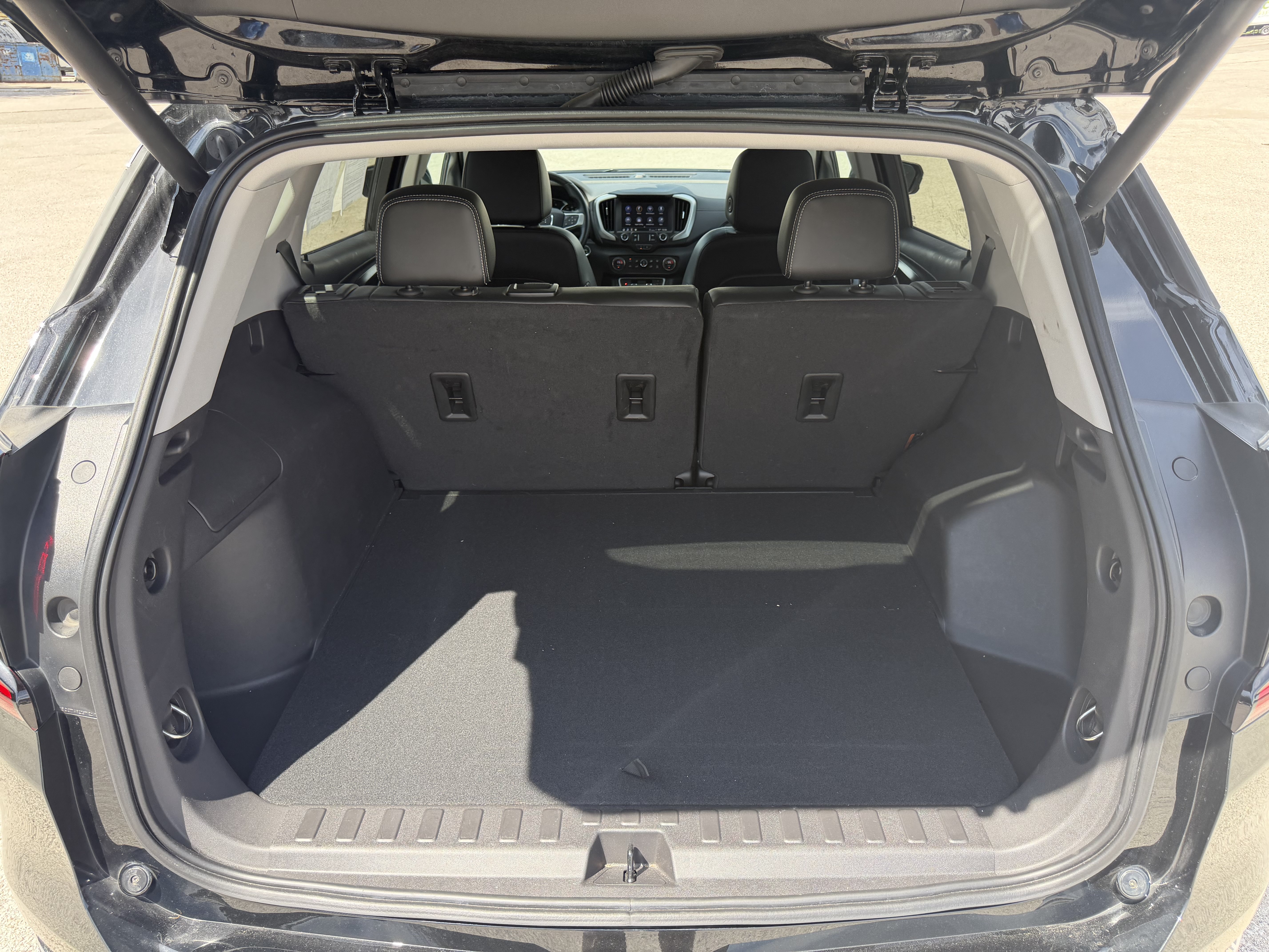 Used 2024 GMC Terrain SLT FWD image 9