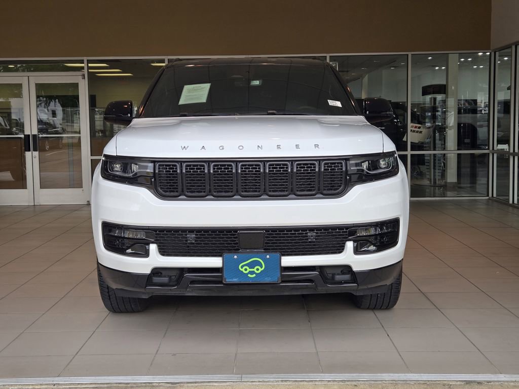 Used 2023 Jeep Wagoneer 4WD image 2