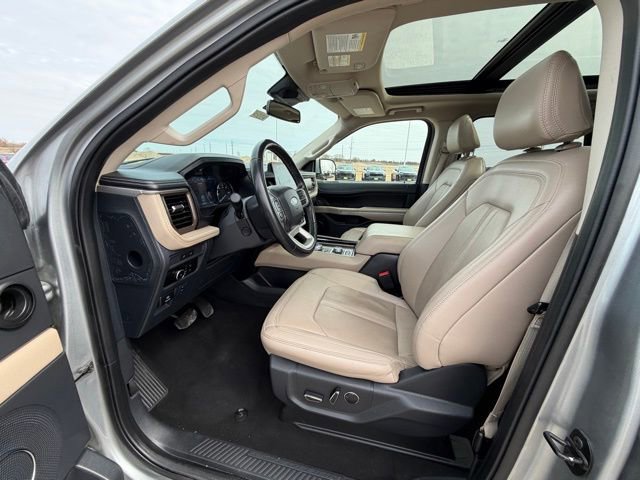 Used 2024 Ford Expedition Limited image 16