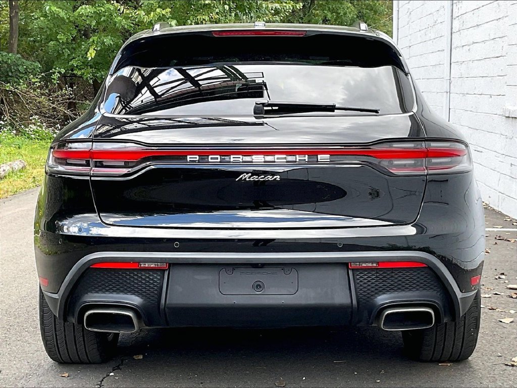 Certified 2023 Porsche Macan AWD/4WD image 9