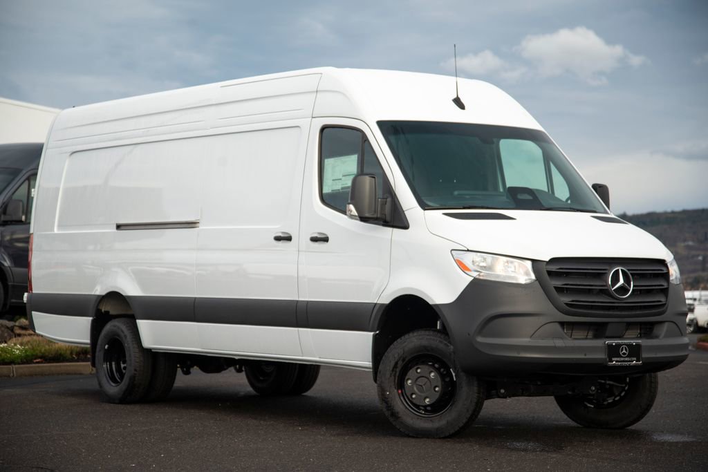 New 2026 Mercedes-Benz Sprinter 3500 video 3
